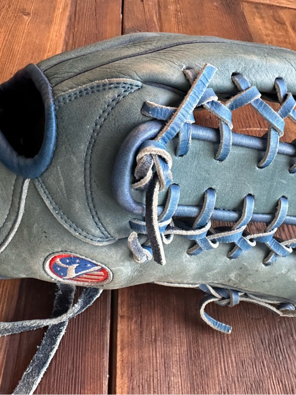 Valle Pro Glove J & M Series 13 inch RHT Outfield